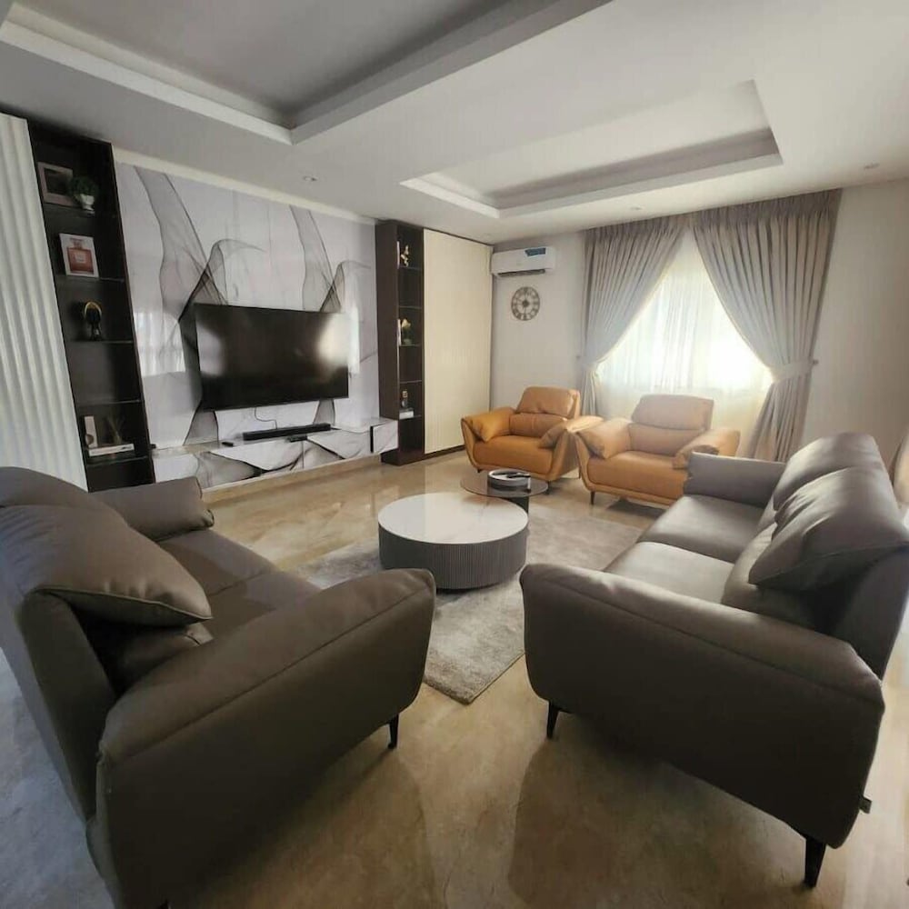 Geminge Shortlets and Apartments