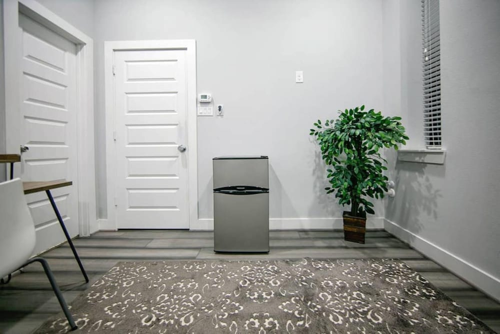 Montrose Guesthouse Suites