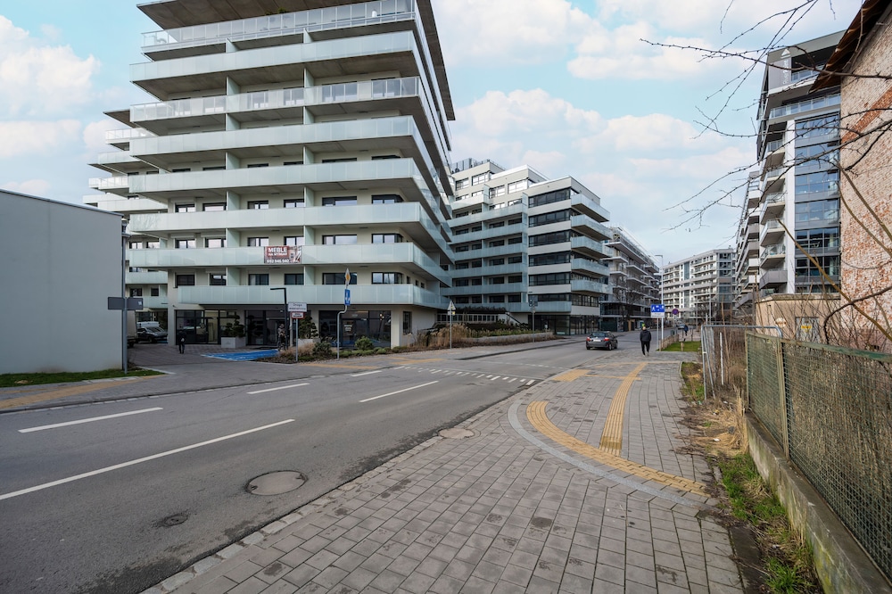 Kępa Mieszczańska Apartament by Renters