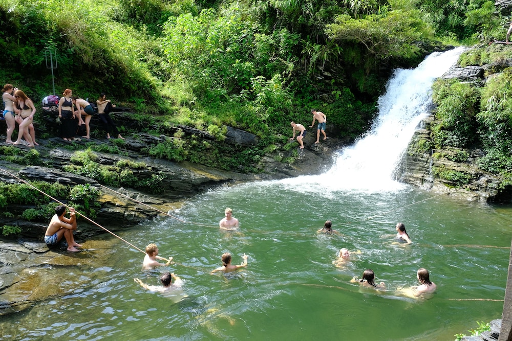 RAW Hostel - Tour & Motorbikes Rental