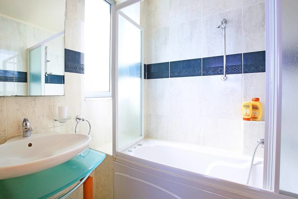 Photo 28