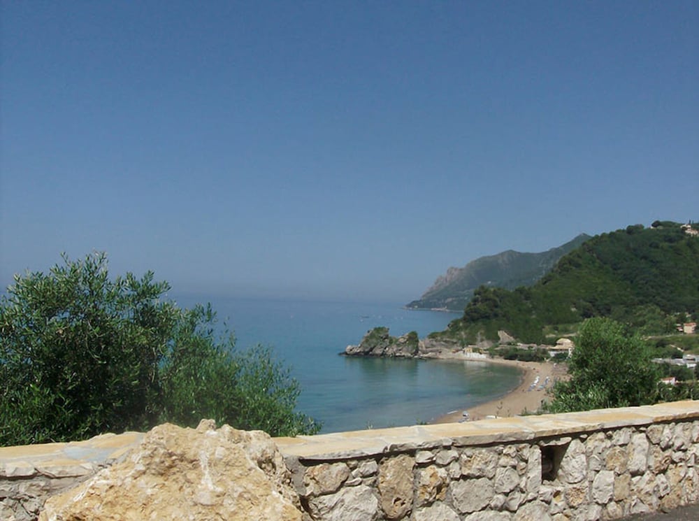Villa Takis on Pelekas Beach, Apartment B With sea View