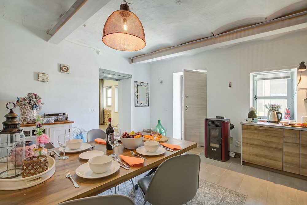 Bocca Al Lupo Apartments