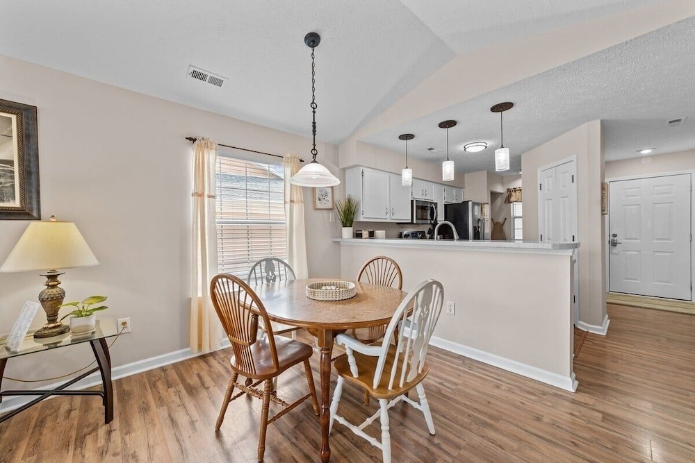 Waterway Village 3i 2 Bedroom Condo