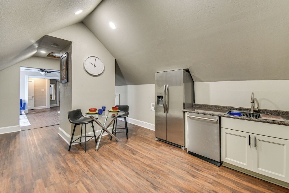 Walk to River & Downtown: Portsmouth Apartment!