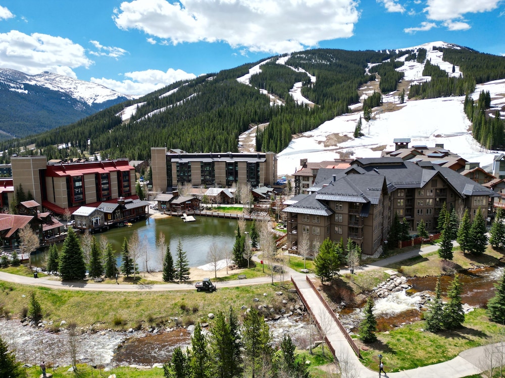 SkyRun Copper Mountain Resort Vacation Lodging