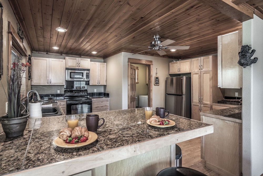 Double Elk Lodge by Ruidoso Vacation Rentals