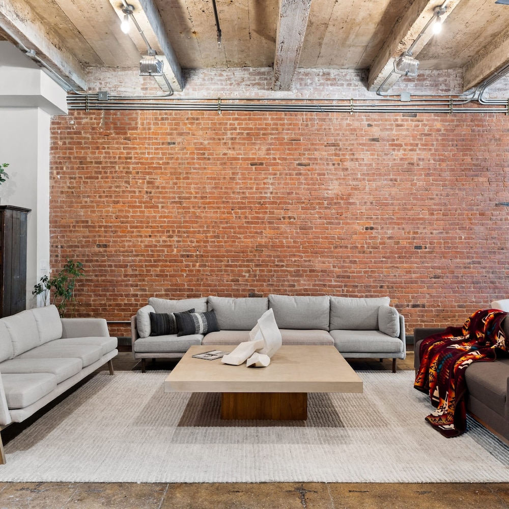 Greenwich Court by Rove Travel 3BR Loft w Sauna