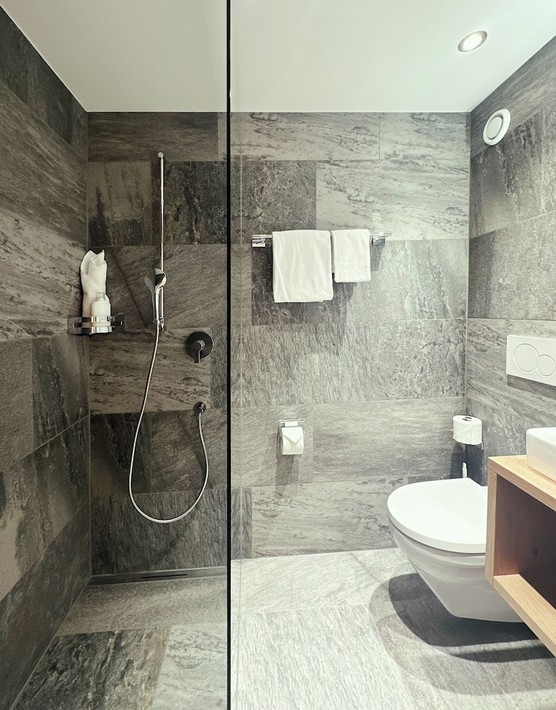 Oakland Vacations - Travel Inn - Property Image 5