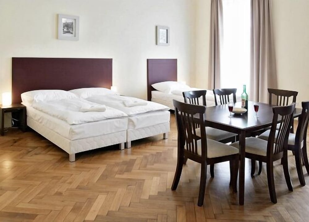 RiverView Palace Apartments