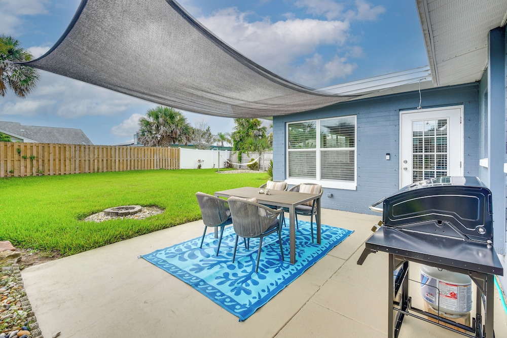 Walk to Shore + Pier: Family Home in Ormond Beach