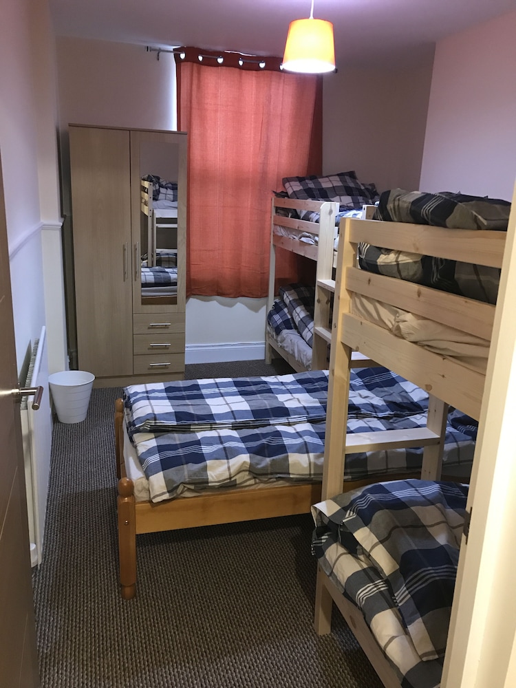 No 8 Apartments
