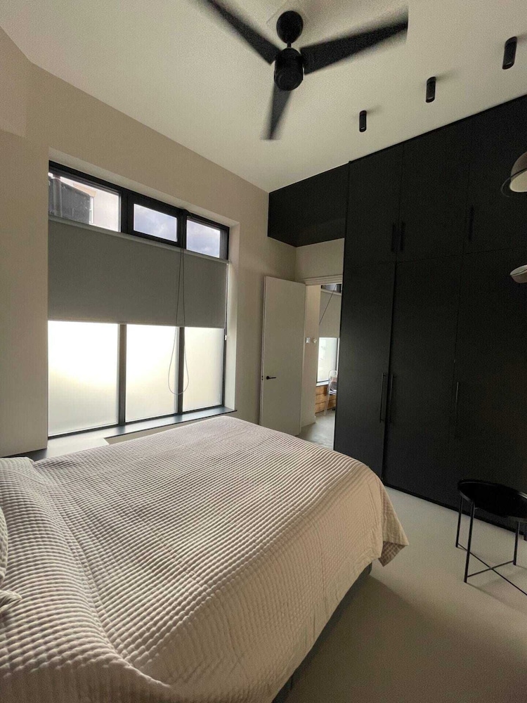 Sleek & Central 1BD Flat - Battersea Park