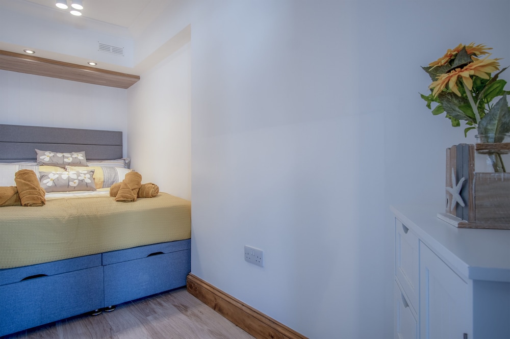 Ocean View - 1 Bedroom - Saundersfoot view 4