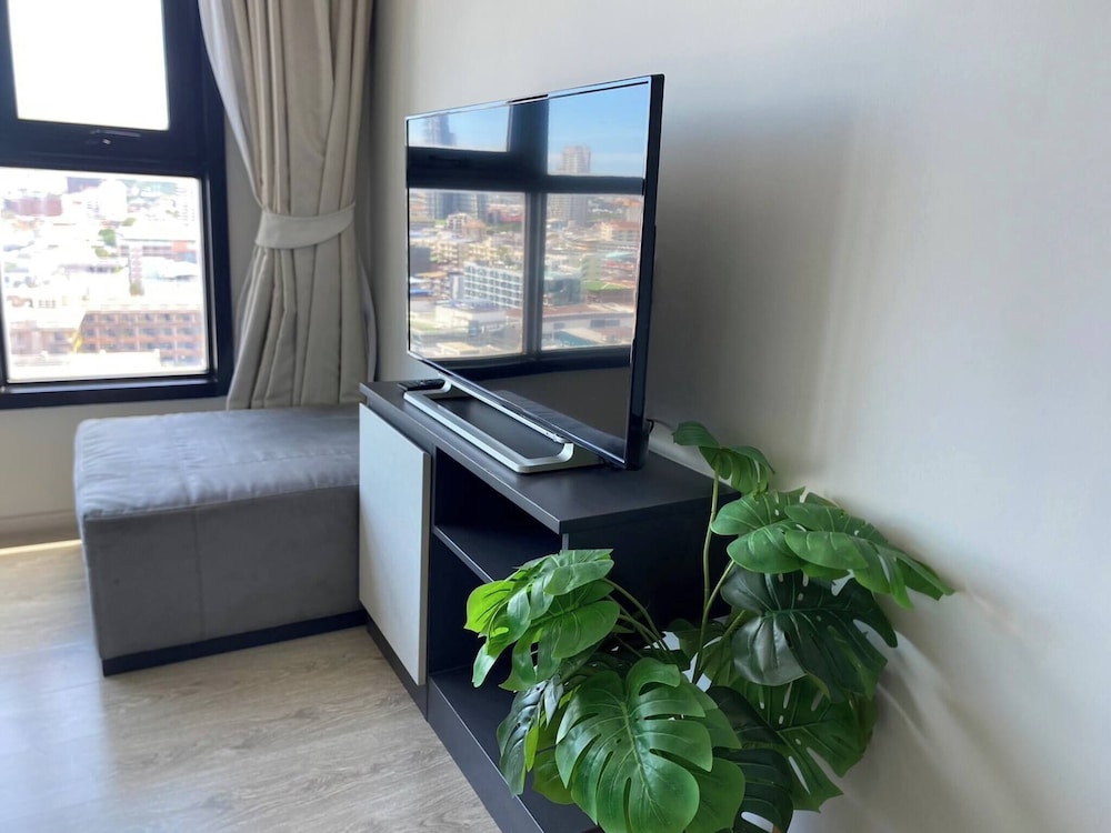 2 Bed Room Great Location & Pool