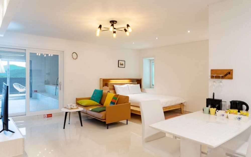 Gapyeong Adiel Pool Villa view 3