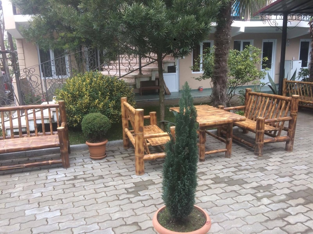 Photo 12