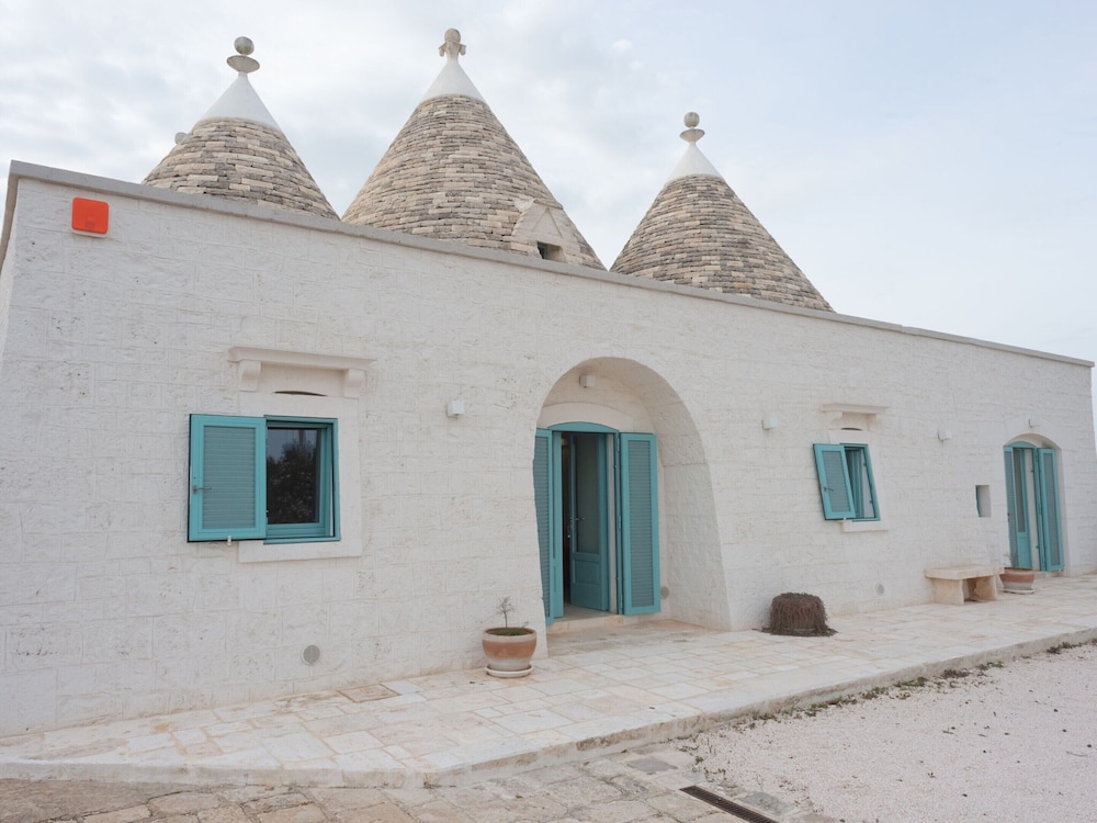 Trulli-style Chalet Near Forest Walks
