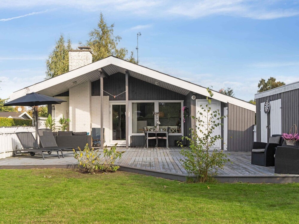 5 Star Holiday Home in Dronningmolle