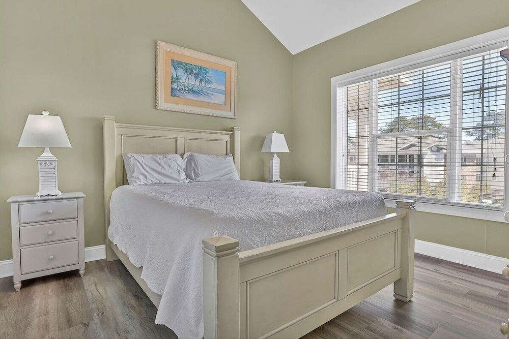 Magnolia North 4878-305 2 Bedroom Condo