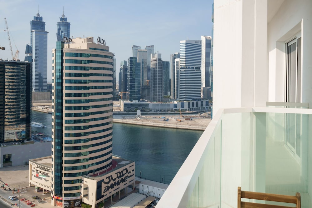 Lux BnB I AG Tower I Canal Views