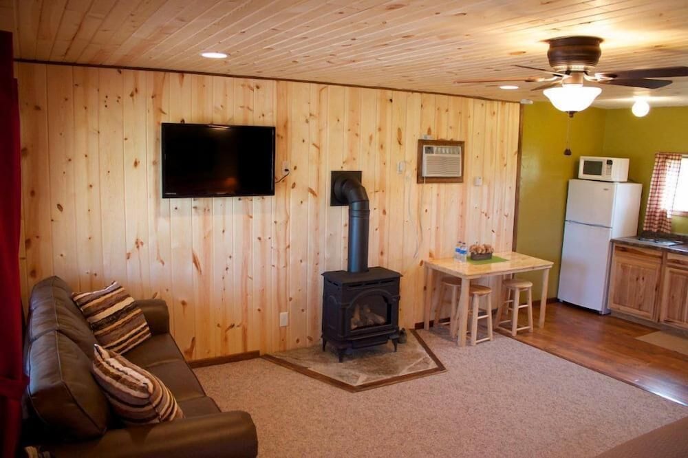 Black Elk Resort Cottages and RV Park