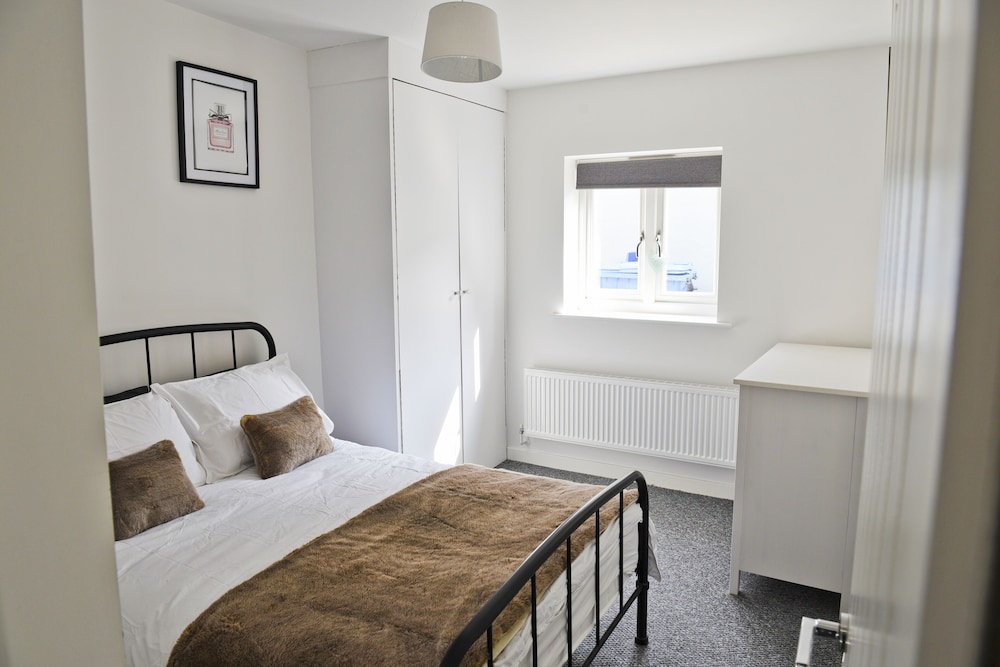 Toothbrush Apartments - Central Ipswich - Fore St - Adults Only view 2