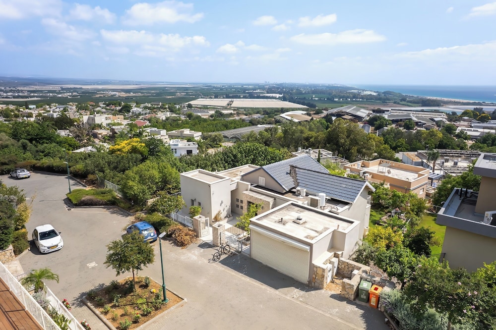 Rosh HaNikra Garden Villa by Sea N' Rent
