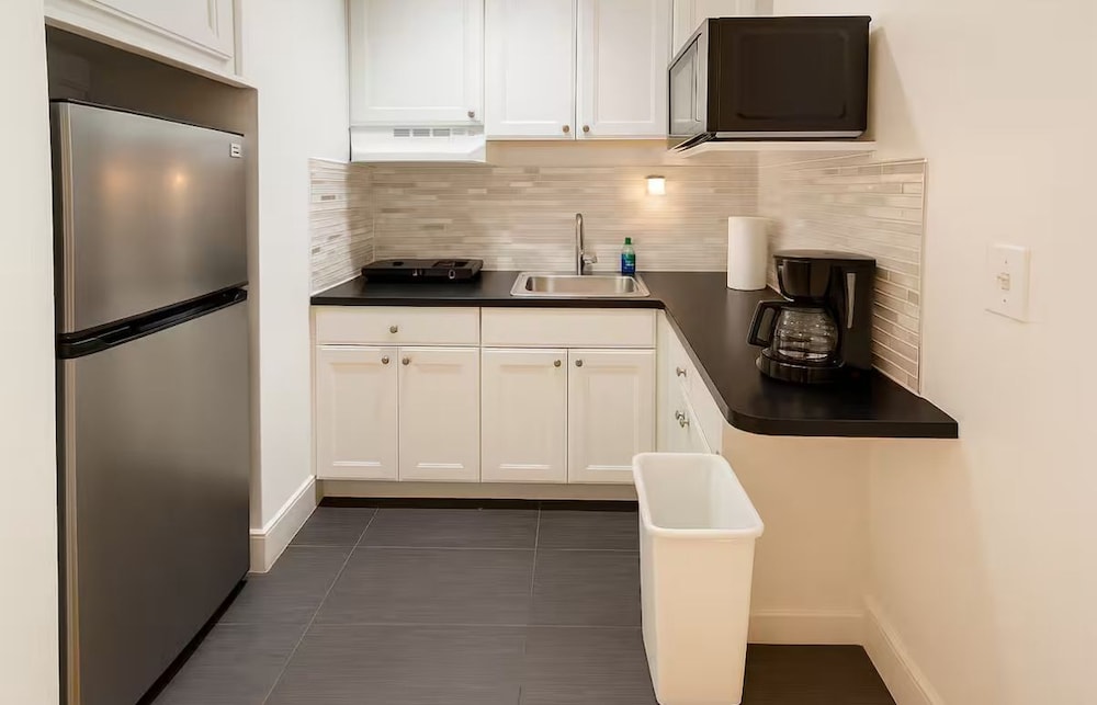 Miami Beach 1 bedroom Beachside Comfort