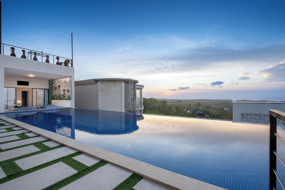 Jiya Villa Uluwatu - Panoramic Terraces with Stunning Views, Luxury Service and Entertainment