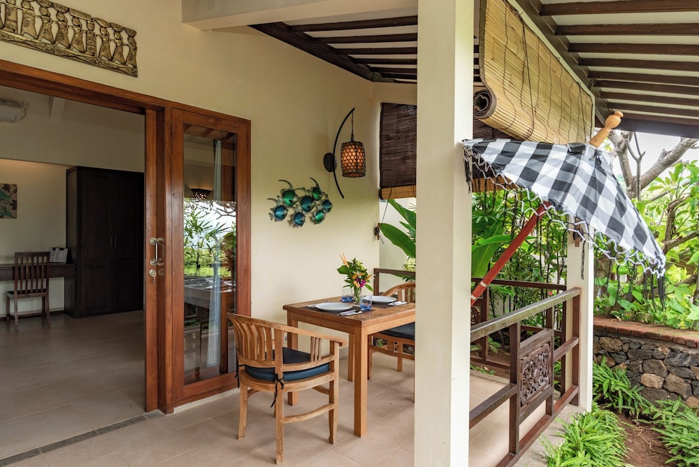 Alamanda Lovina Resort