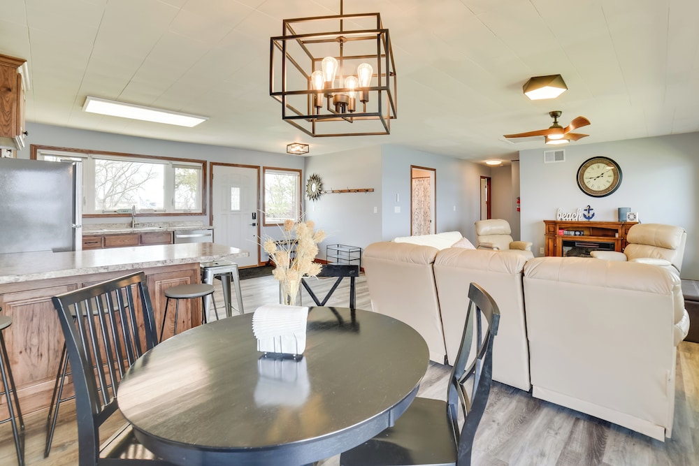 BBQ Ready: Lakefront Retreat in Watertown
