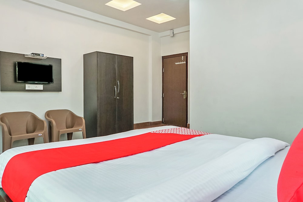 OYO 24932 Hotel Royal Stay view 5