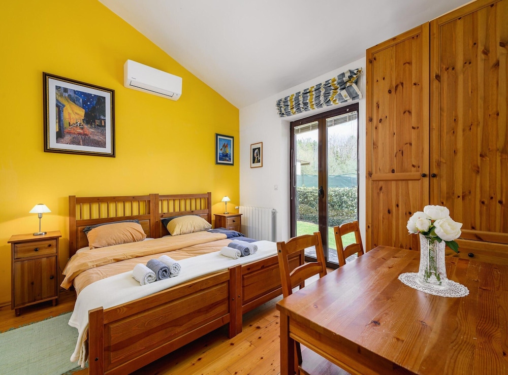 Villa in Visnjan With Private Heated Pool