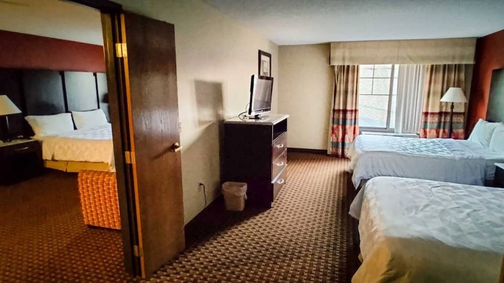 DoubleTree by Hilton Owatonna view 2
