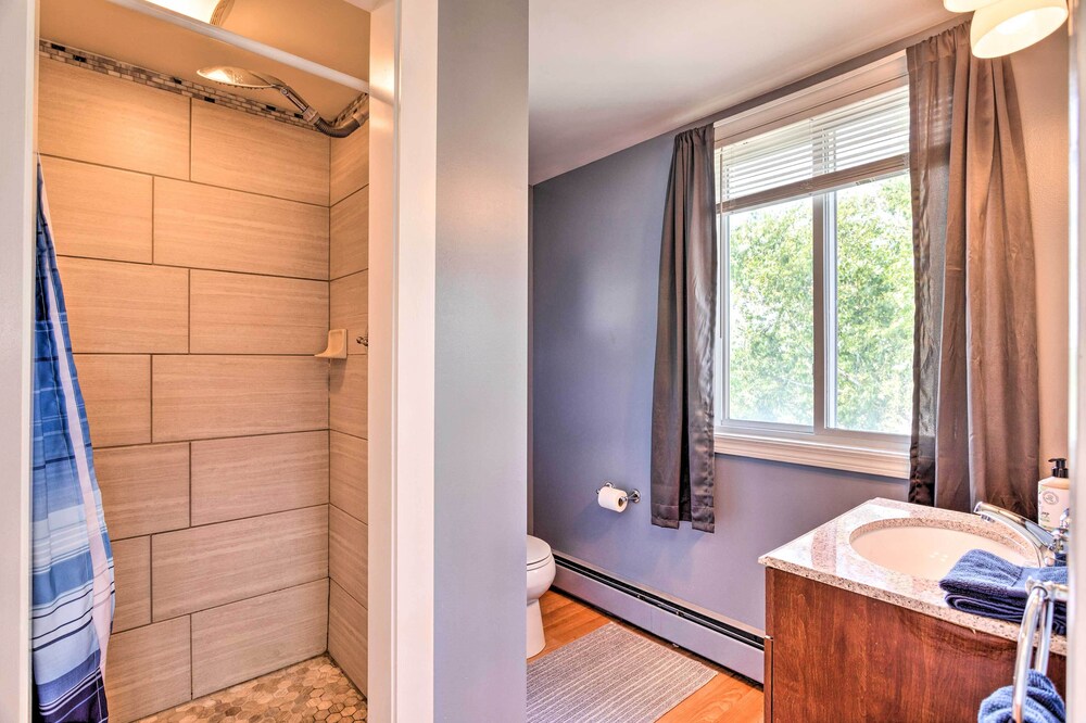 Coastal Abode w/ Beach Views, Walk to Beach & Bars view 4