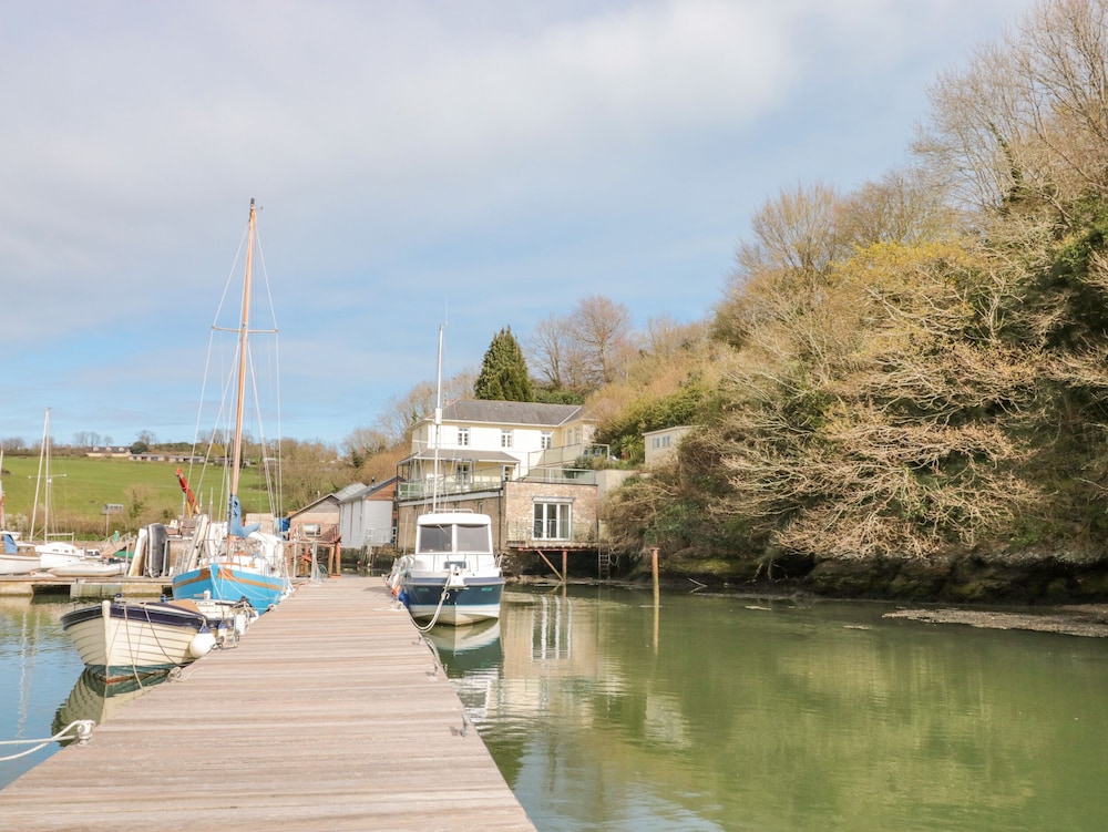 Spanish Boathouse