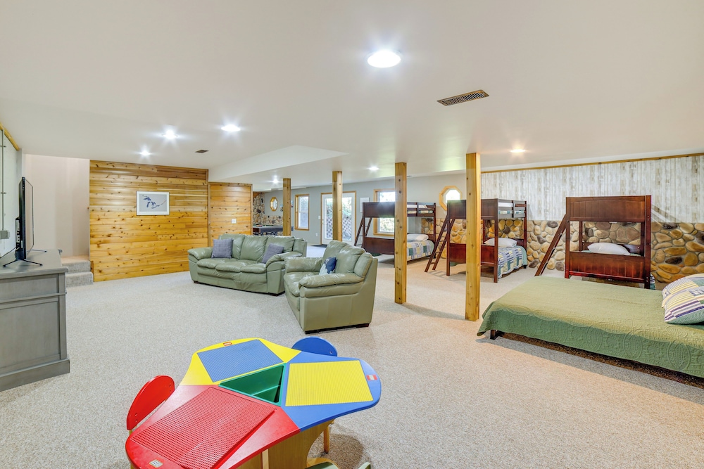 Live Large on Saddle Lake! Family Home w/ Dock