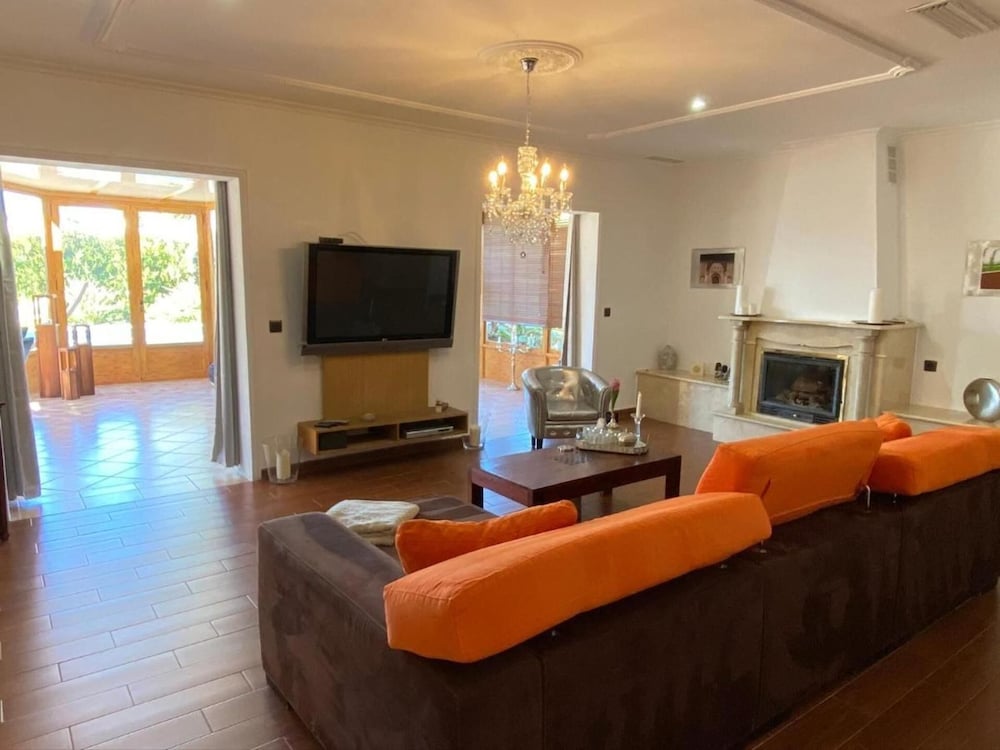 Coastal House in La Marina-sleeps6 - Private Pool