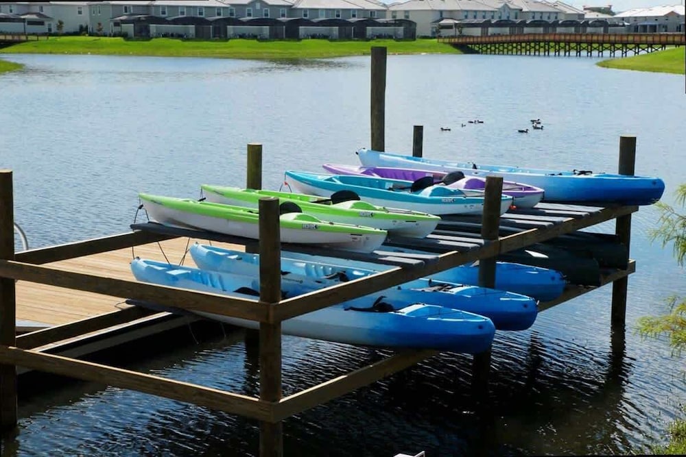 Lake View Resort Condo w Lazy River Near Disney