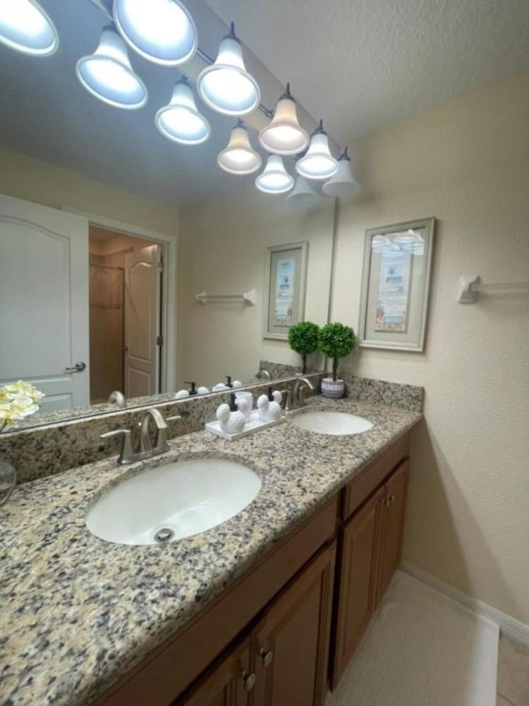 Amazing 4 Bedroom 3 Bath Paradise Palm Oba54000 view 3