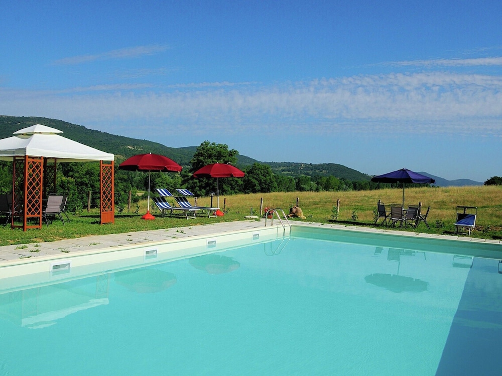 Umbria Family Holiday Retreat view 4