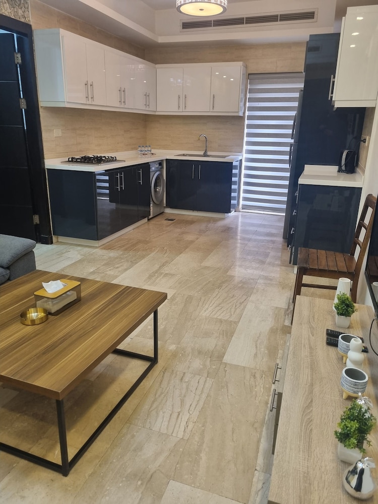 Charming Amman Apartment With Central Air-con & Street Parking