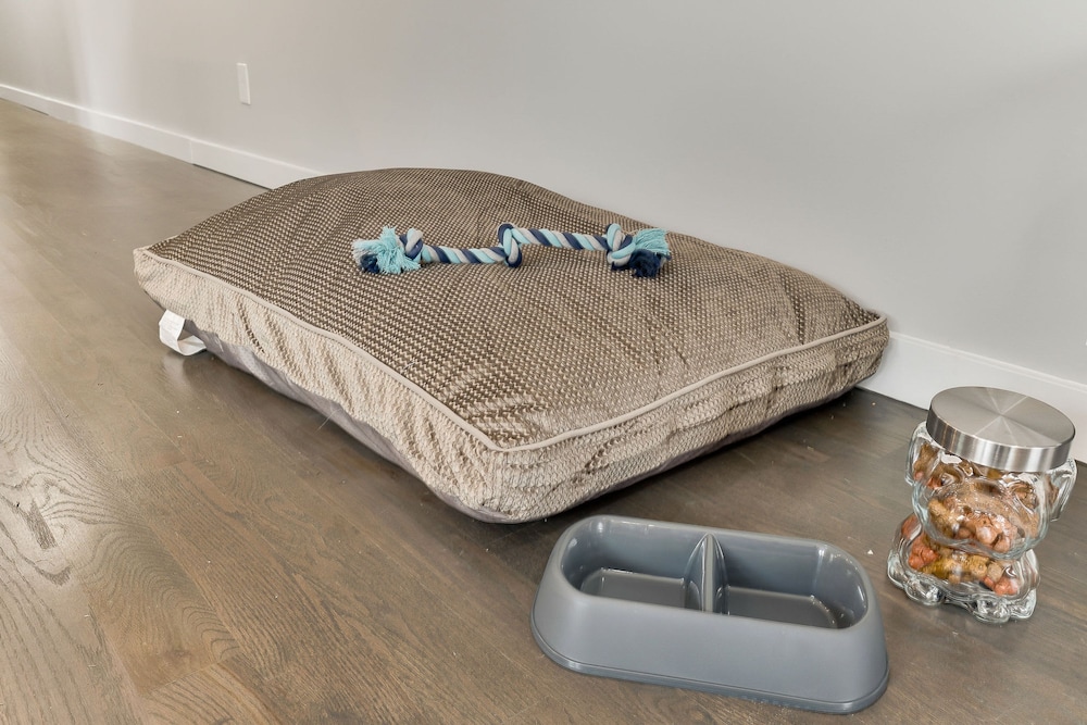Luxury Townhome Pet Friendly