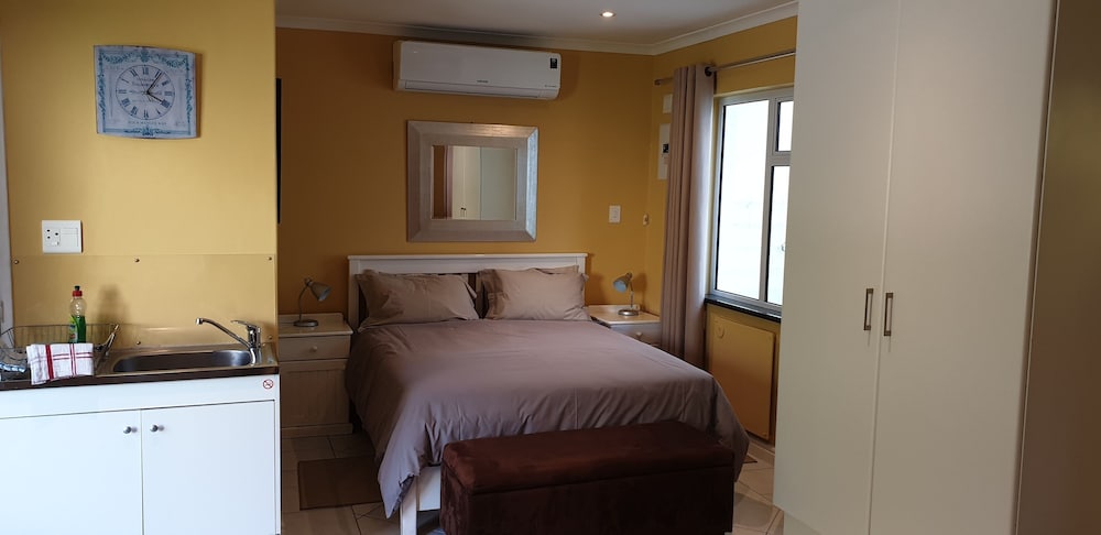 Constantia Cottages