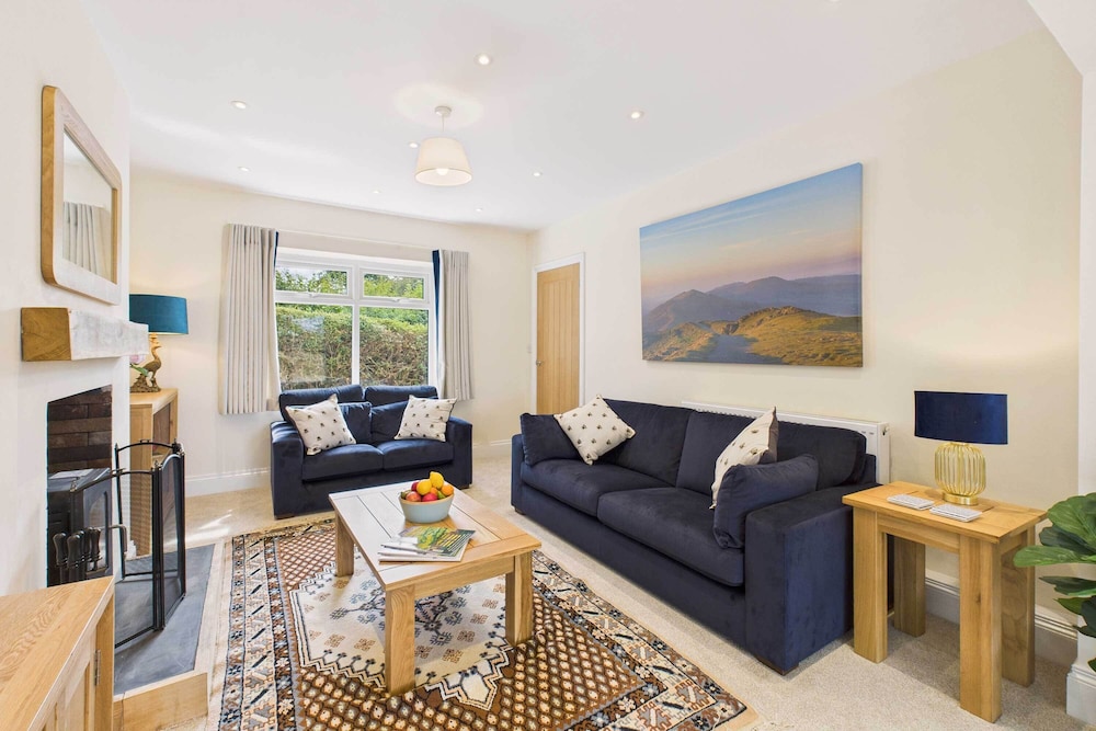 Host Stay Merrow Cottage