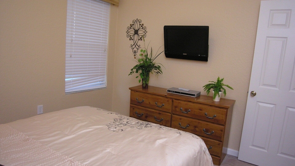 Windsor Hills Resort 6 Bedroom Home with Water Views 6 Home