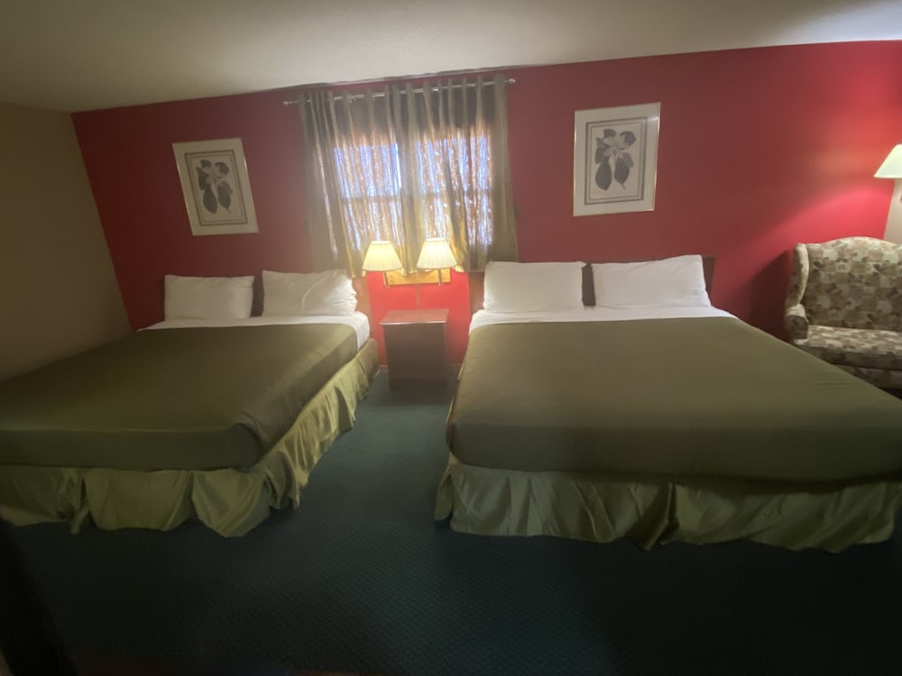 Colonial Inn Dyersville