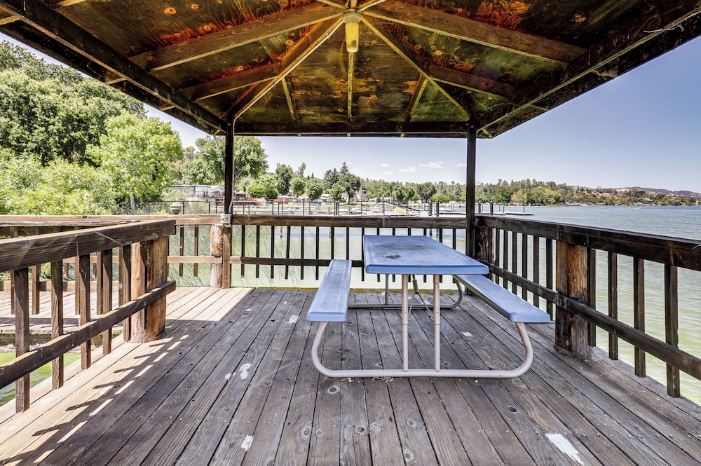 Dock, Slip & Launch: Waterfront Home on Clear Lake