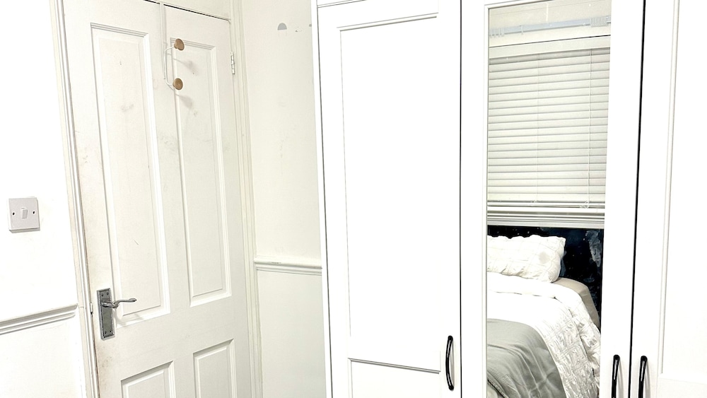 Ibate Apartments - Cozy 2 Bedroom Home